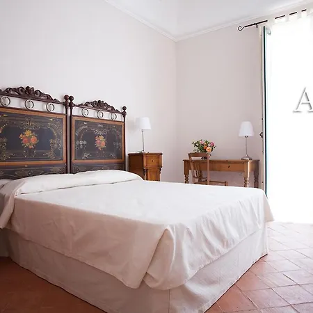 Il Melograno Lantgård San Leonardello